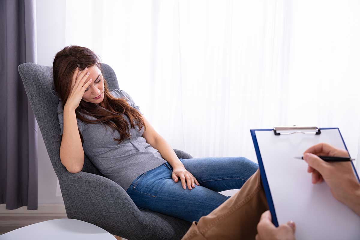 Dual-Diagnosis-Treatment-Center woman begins treatment at dual diagnosis treatment center